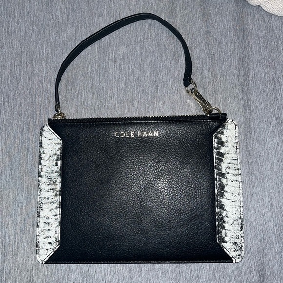 COLE HAAN Fallon Demi Wristlet Clutch Wallet Black Leather/Faux Snakeskin NWOT. - Picture 1 of 1